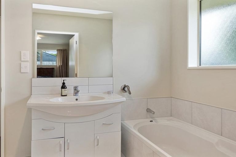 Photo of property in 144e High Street, Oxford, 7430