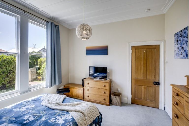 Photo of property in 36 Napier Terrace, Hospital Hill, Napier, 4110