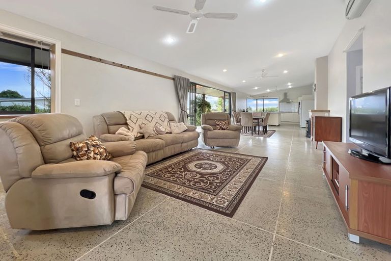 Photo of property in 10 Pohutukawa Avenue, Kaiaua, Pokeno, 2473