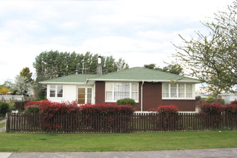 Photo of property in 15 Kahu Street, Utuhina, Rotorua, 3015