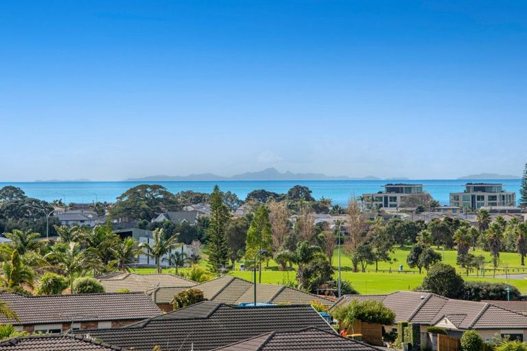 Photo of property in 39 Grand Drive, Orewa, 0931