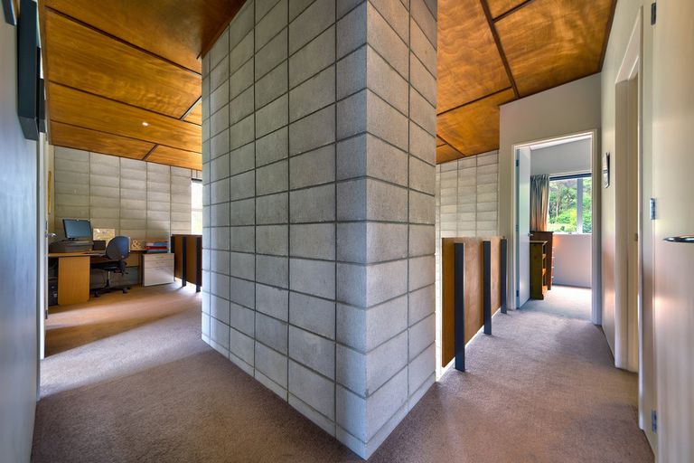 Photo of property in 21 Chamari Close, Titirangi, Auckland, 0604