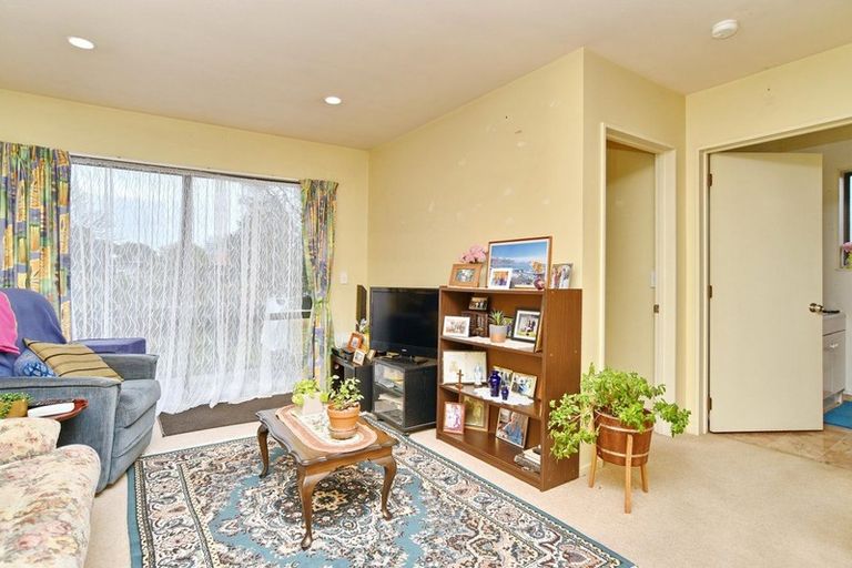 Photo of property in 214a Breezes Road, Aranui, Christchurch, 8061