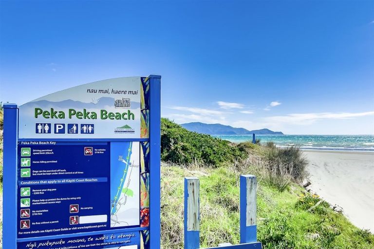 Photo of property in 17 Paetawa Road, Peka Peka, Waikanae, 5391