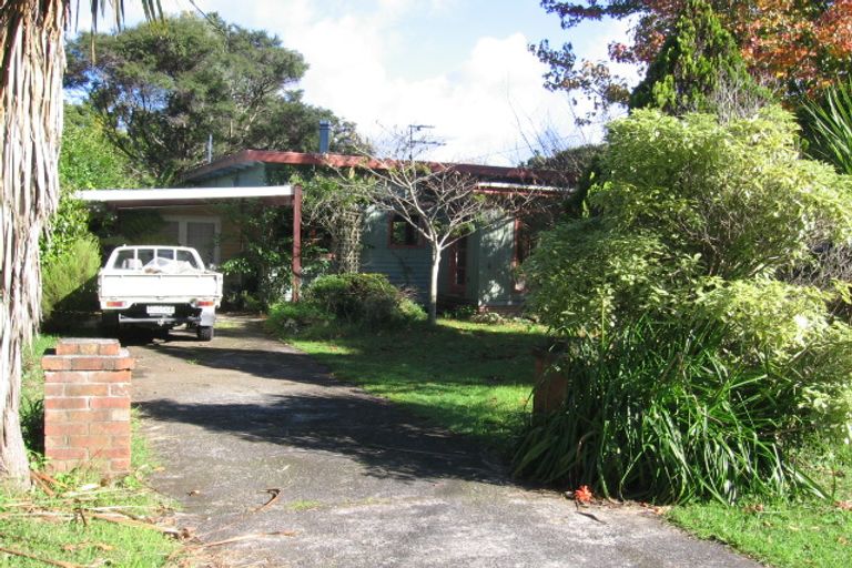 Photo of property in 37 Victory Road, Laingholm, Auckland, 0604