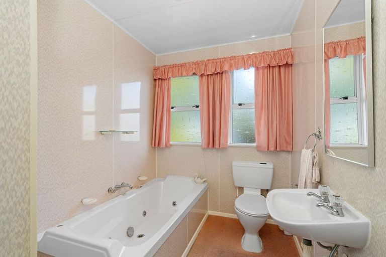 Photo of property in 89 Kawiu Road, Levin, 5510