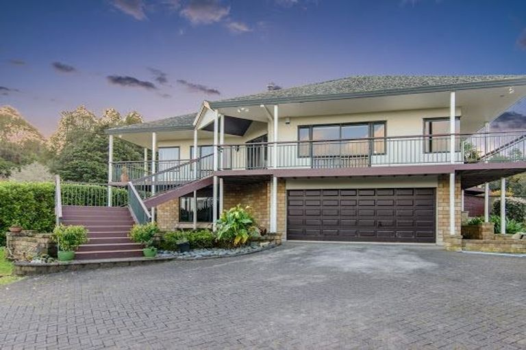 Photo of property in 60 Polo Prince Drive, Totara Park, Manurewa, 2576