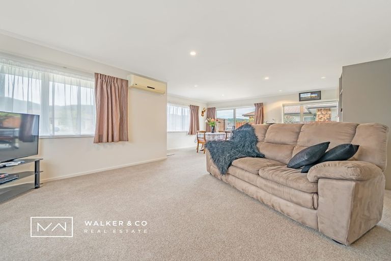 Photo of property in 8 Woodland Mews, Wainuiomata, Lower Hutt, 5014