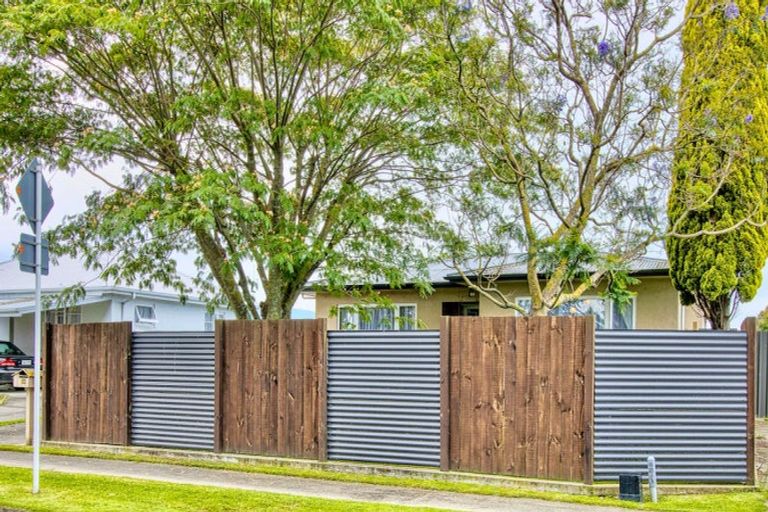 Photo of property in 20 Hillary Crescent, Maraenui, Napier, 4110