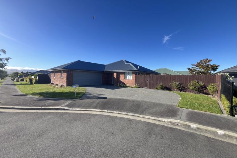 Photo of property in 11 Oakdene Place, Halswell, Christchurch, 8025