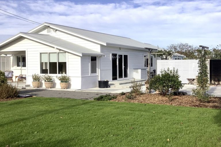 Photo of property in 2 Naples Street, Martinborough, 5711
