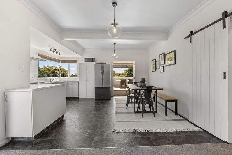 Photo of property in 3 Pukaka Street, Strandon, New Plymouth, 4312