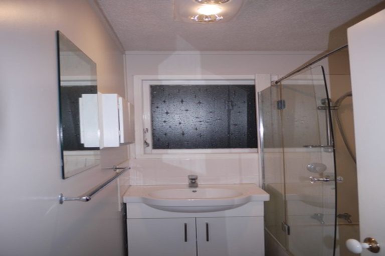 Photo of property in 2/9 Wells Road, Bucklands Beach, Auckland, 2012