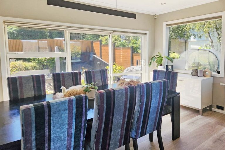 Photo of property in 11 Onehuka Road, Tirohanga, Lower Hutt, 5010