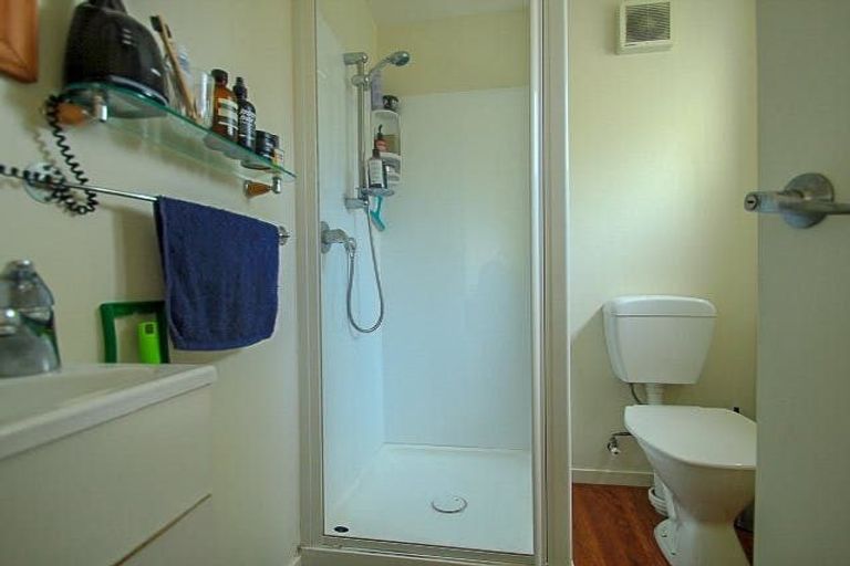 Photo of property in 4/39 Grafton Road, Roseneath, Wellington, 6011