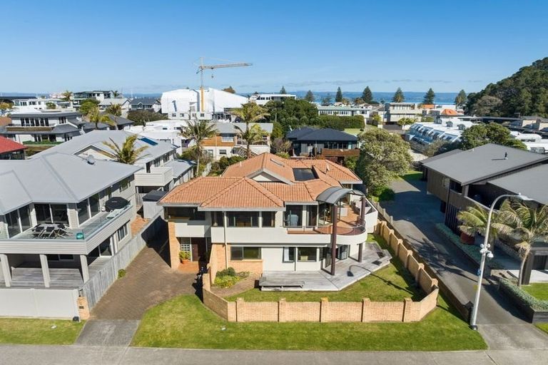Photo of property in 32 Marine Parade, Mount Maunganui, 3116