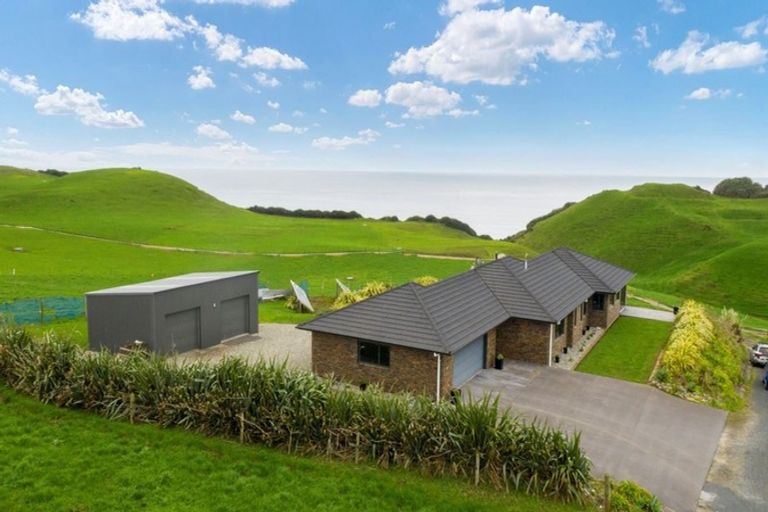 Photo of property in 485 Pukearuhe Road, Waiiti, Urenui, 4377