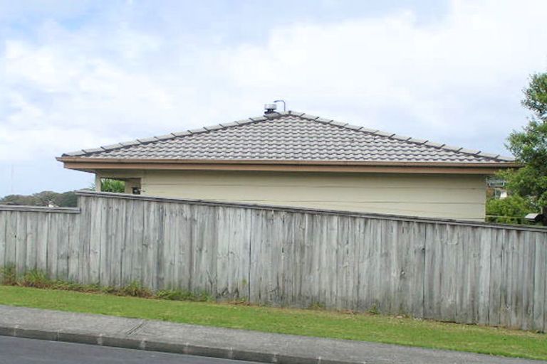 Photo of property in 47 Garton Drive, Massey, Auckland, 0614