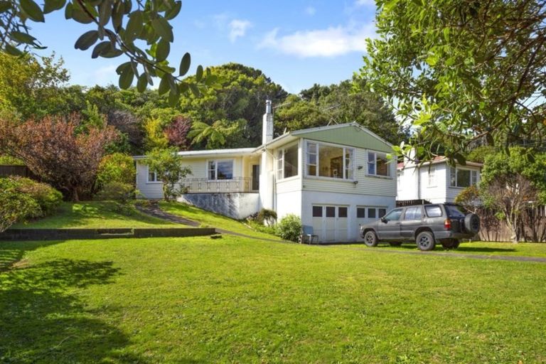 Photo of property in 24 Mahoe Street, Tawa, Wellington, 5028