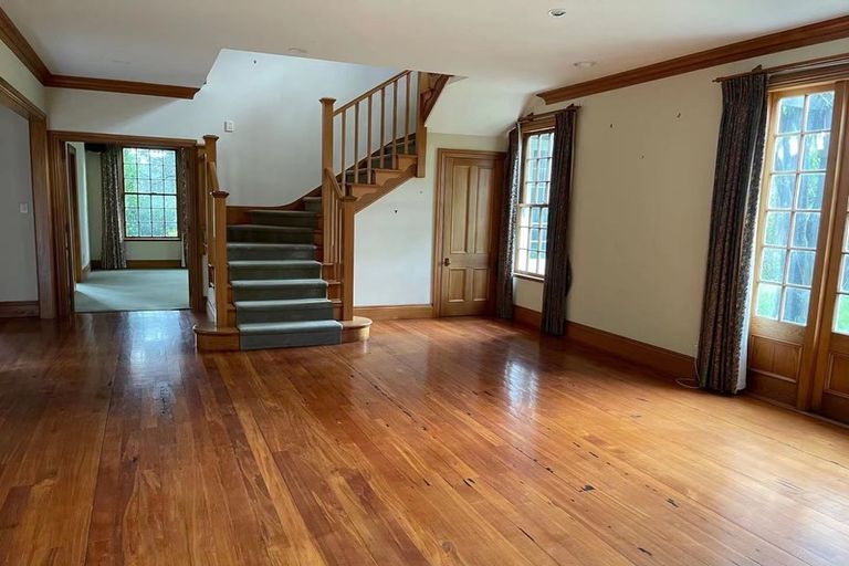 Photo of property in 18 Glenvar Ridge Road, Long Bay, Auckland, 0630