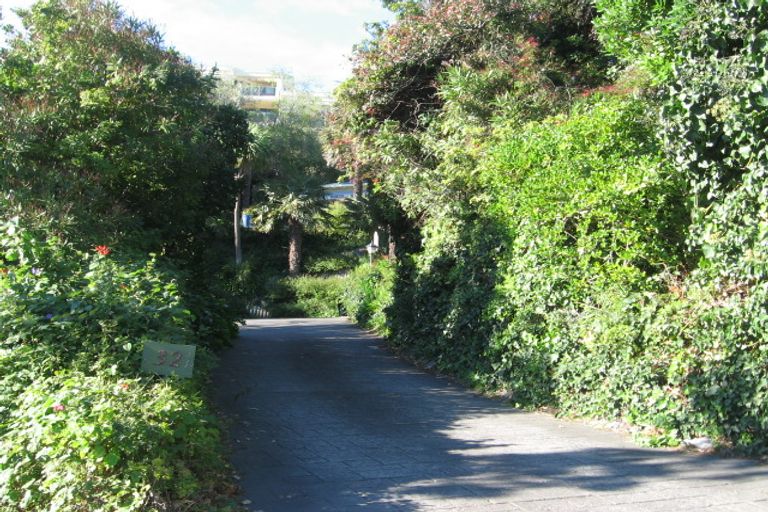 Photo of property in 32 Seapoint Road, Bluff Hill, Napier, 4110