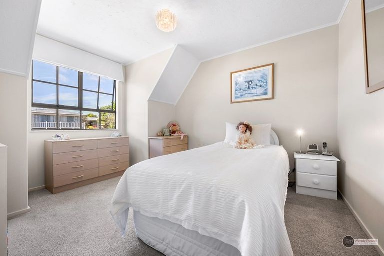 Photo of property in 3a Panorama Grove, Harbour View, Lower Hutt, 5010