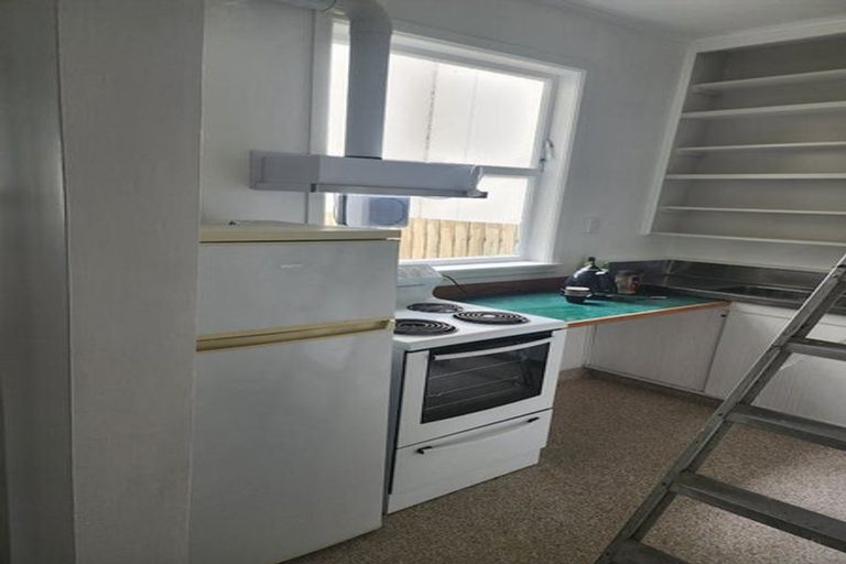 Photo of property in 1 Baring Street, Oriental Bay, Wellington, 6011