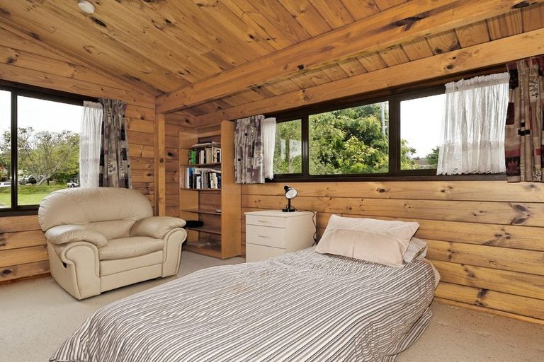 Photo of property in 172 Wiseley Road, West Harbour, Auckland, 0618