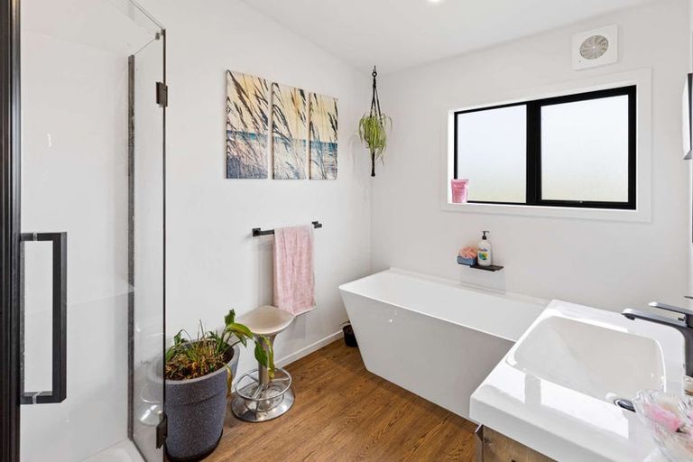 Photo of property in 17 Lithgow Drive, Otamatea, Whanganui, 4500