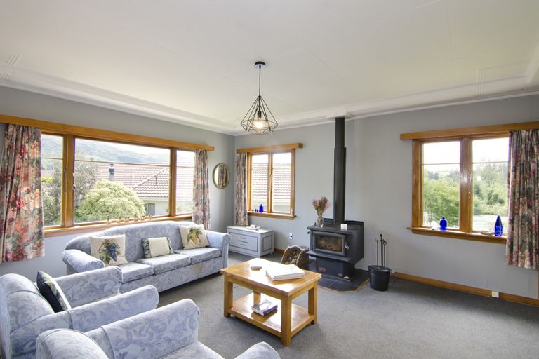 Photo of property in 4 Tweed Street, Roxburgh, 9500