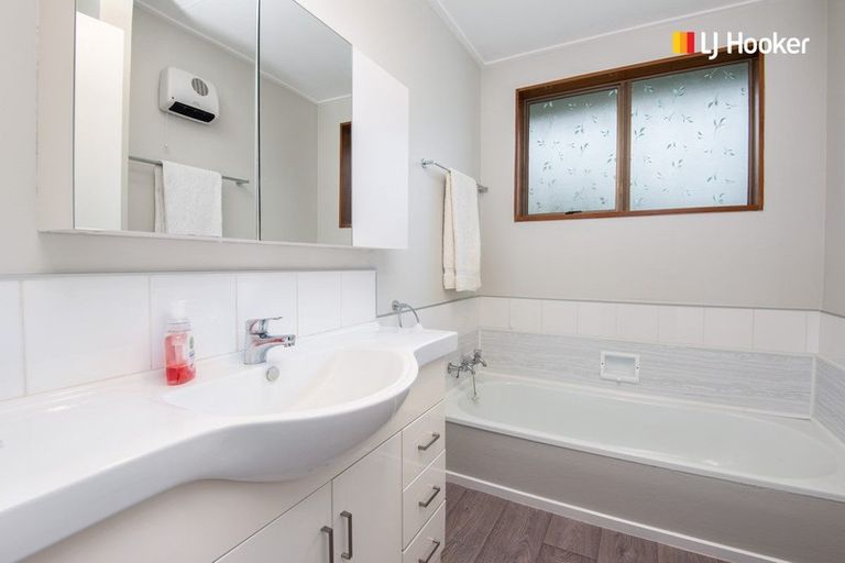 Photo of property in 16 Wickliffe Street, Mosgiel, 9024