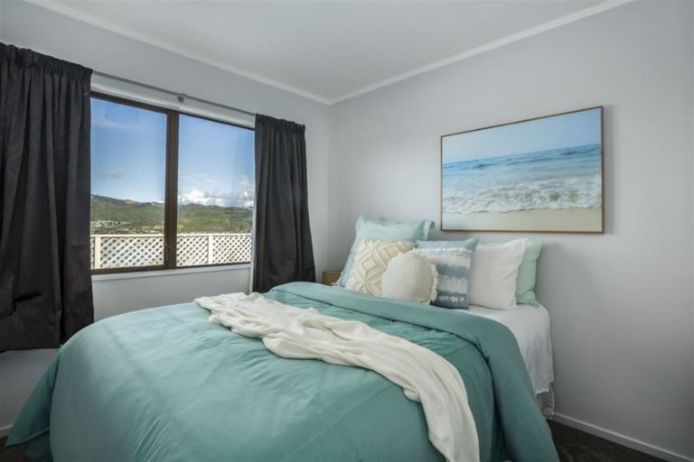 Photo of property in 8 Finn Place, Titahi Bay, Porirua, 5022