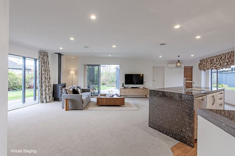 Photo of property in 1 Highgrove Place, Waipukurau, 4200