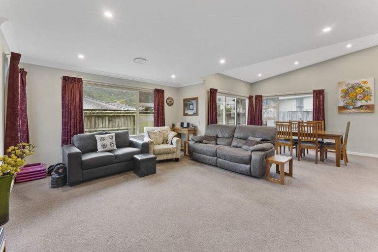 Photo of property in 14 Sun Valley Way, Wainuiomata, Lower Hutt, 5014