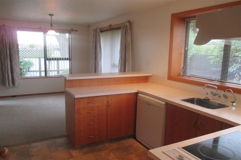 Photo of property in 3/66 Middlepark Road, Sockburn, Christchurch, 8042