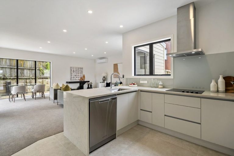 Photo of property in 6d Pax Avenue, Forrest Hill, Auckland, 0620