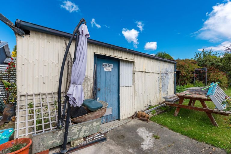 Photo of property in 70 Rhodes Street, Waimate, 7924
