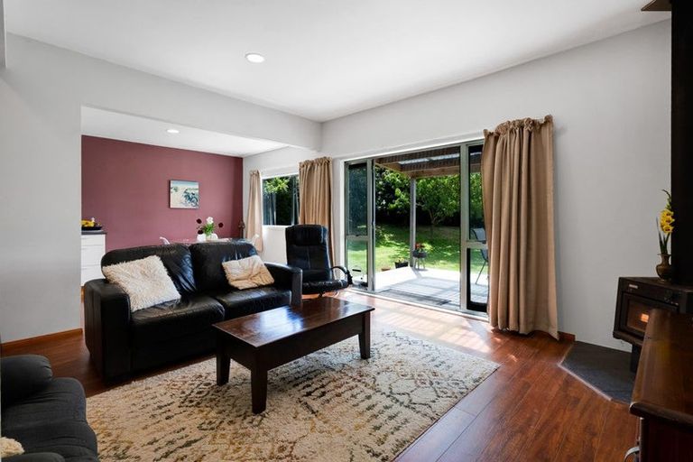 Photo of property in 2952 Eltham Road, Opunake, 4682