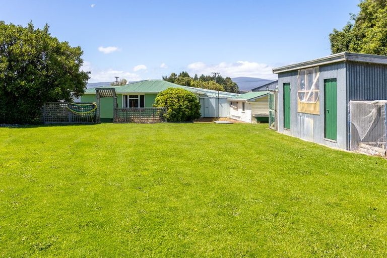 Photo of property in 6 Papatotara Road, Tuatapere, 9620