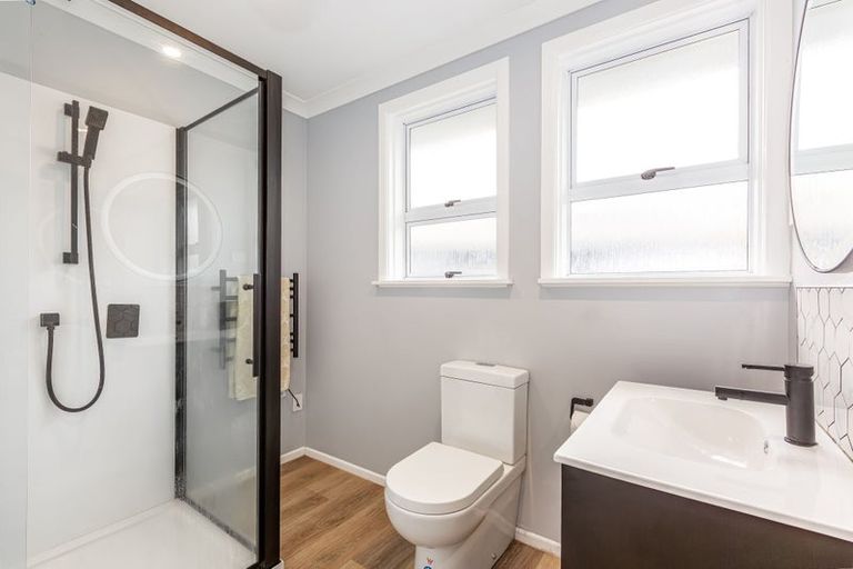 Photo of property in 100 Castor Crescent, Cannons Creek, Porirua, 5024