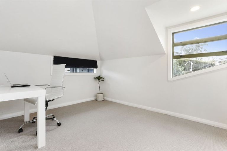 Photo of property in 2/305 Lake Road, Hauraki, Auckland, 0622