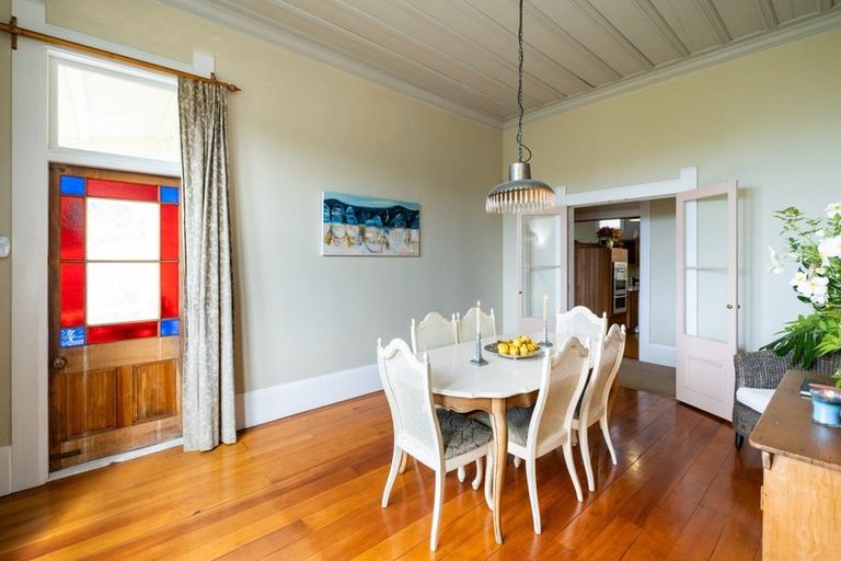 Photo of property in 16 Sealy Road, Bluff Hill, Napier, 4110