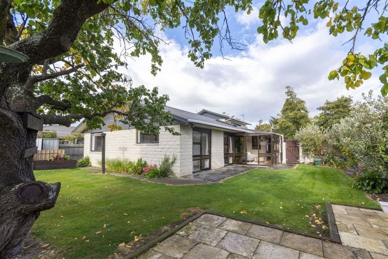 Photo of property in 1 Ward Place, Rangiora, 7400