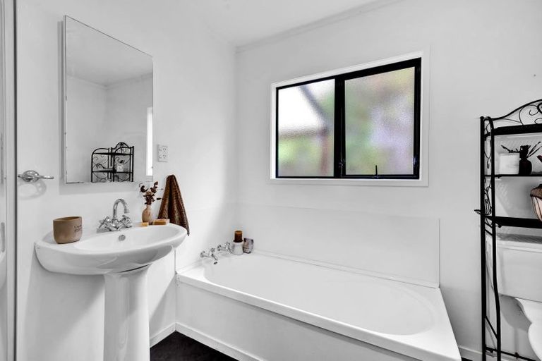 Photo of property in 69 Lorna Street, Lynmouth, New Plymouth, 4310