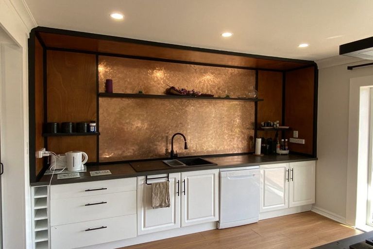 Photo of property in 14 Evans Road, Weymouth, Auckland, 2103