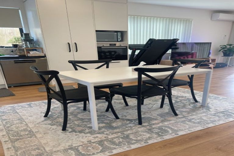 Photo of property in 1b Zion Road, Birkenhead, Auckland, 0626