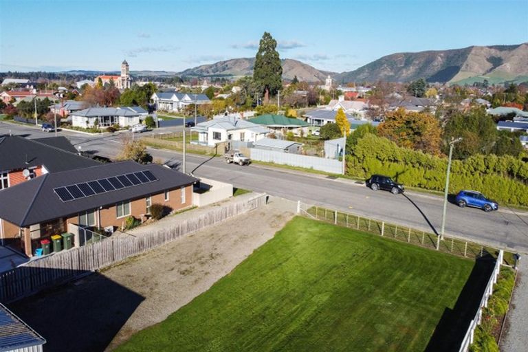 Photo of property in 22 Oxford Street, Waimate, 7924