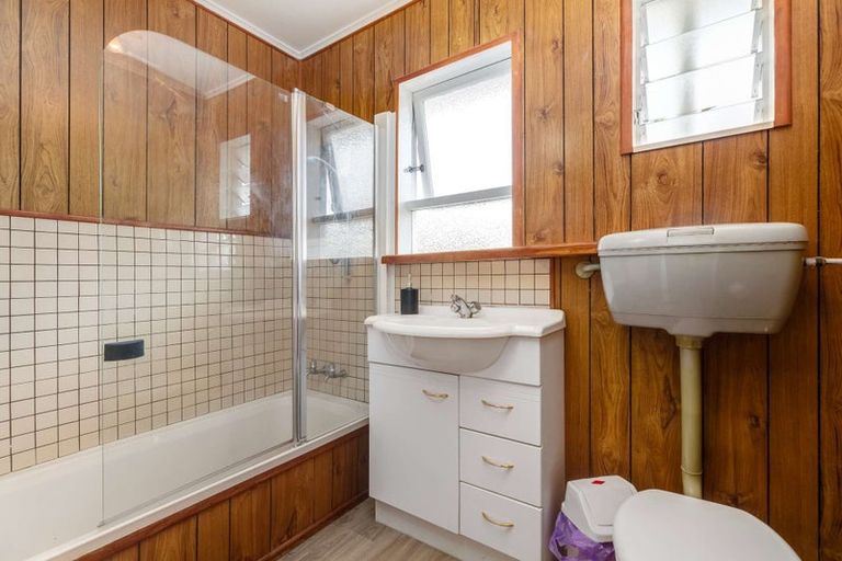 Photo of property in 91 Barrys Road, Glendene, Auckland, 0602