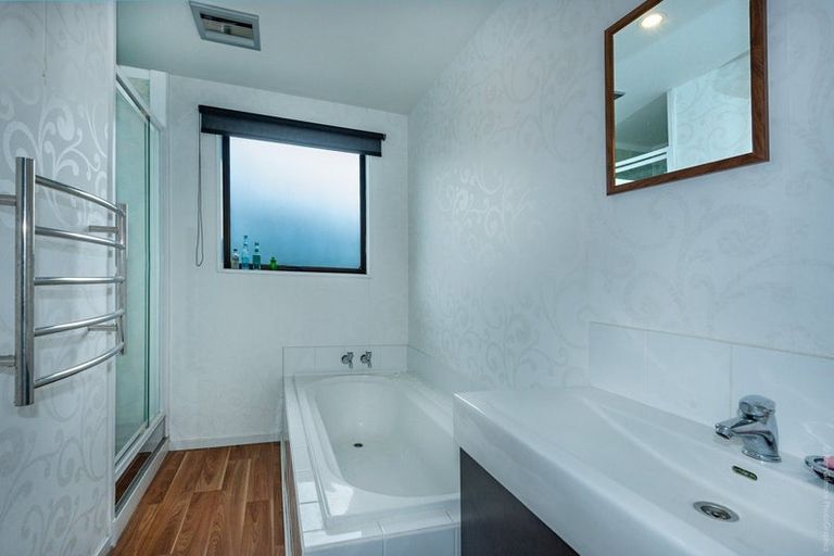 Photo of property in 21 Laing Crescent, Heathcote Valley, Christchurch, 8022