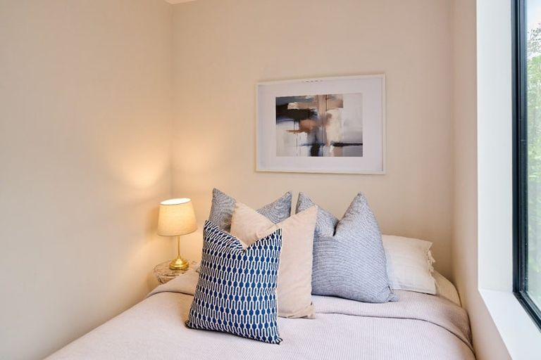 Photo of property in 19/6 Oswald Crescent, Paparangi, Wellington, 6037